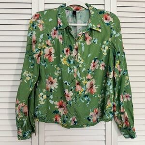 KUT from the Kloth Floral Button Front shirt in Green Multi Sz L